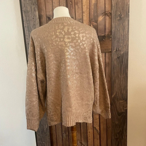 And the Why Bronze Metallic Leopard Sweater women’s Size  S/M - Picture 3 of 8